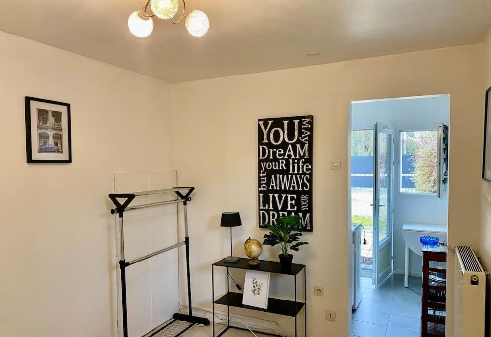 Charmant Studio A Coutevroult Ngoại thất bức ảnh